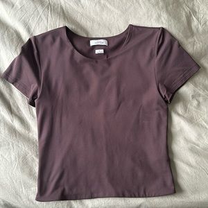 Size M Babaton Contour Crew T-Shirt
